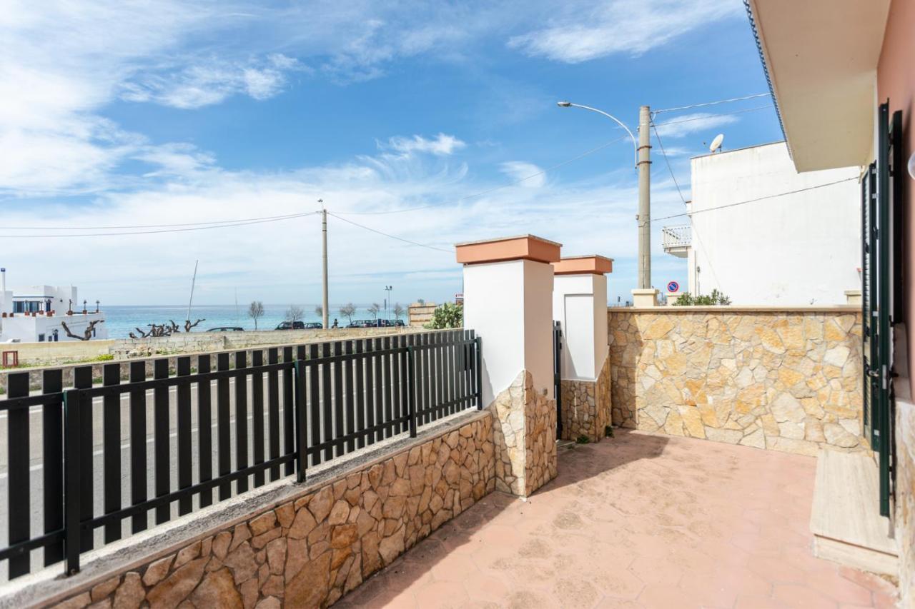 Villetta Bianca Sulla Spiaggia - Apulia Home กัลลีโปลี ภายนอก รูปภาพ