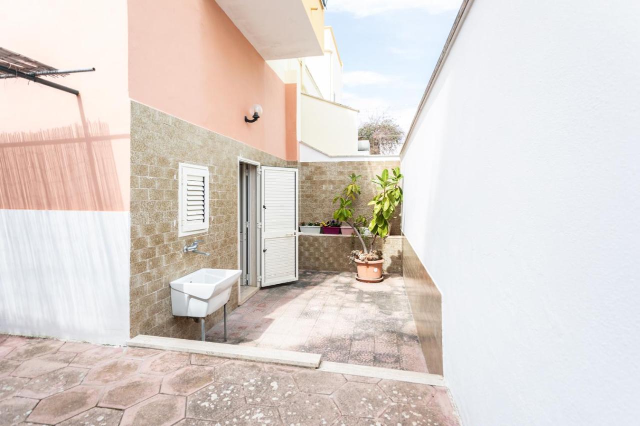 Villetta Bianca Sulla Spiaggia - Apulia Home กัลลีโปลี ภายนอก รูปภาพ