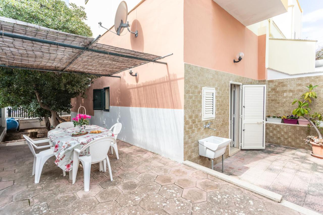 Villetta Bianca Sulla Spiaggia - Apulia Home กัลลีโปลี ภายนอก รูปภาพ