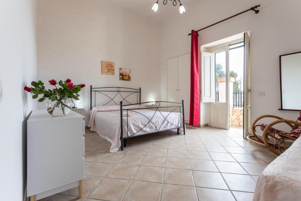 Villetta Bianca Sulla Spiaggia - Apulia Home กัลลีโปลี ภายนอก รูปภาพ