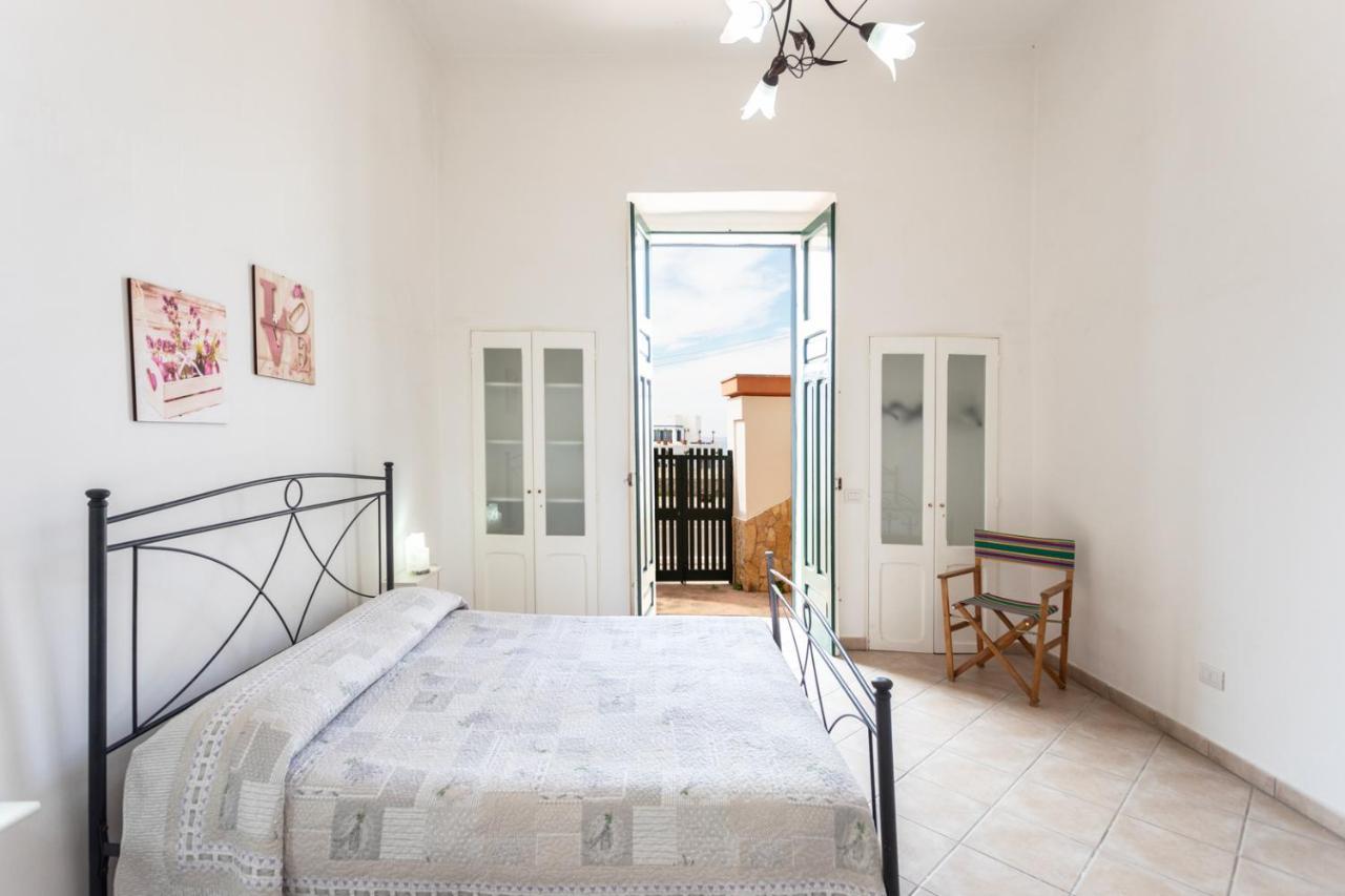 Villetta Bianca Sulla Spiaggia - Apulia Home กัลลีโปลี ภายนอก รูปภาพ
