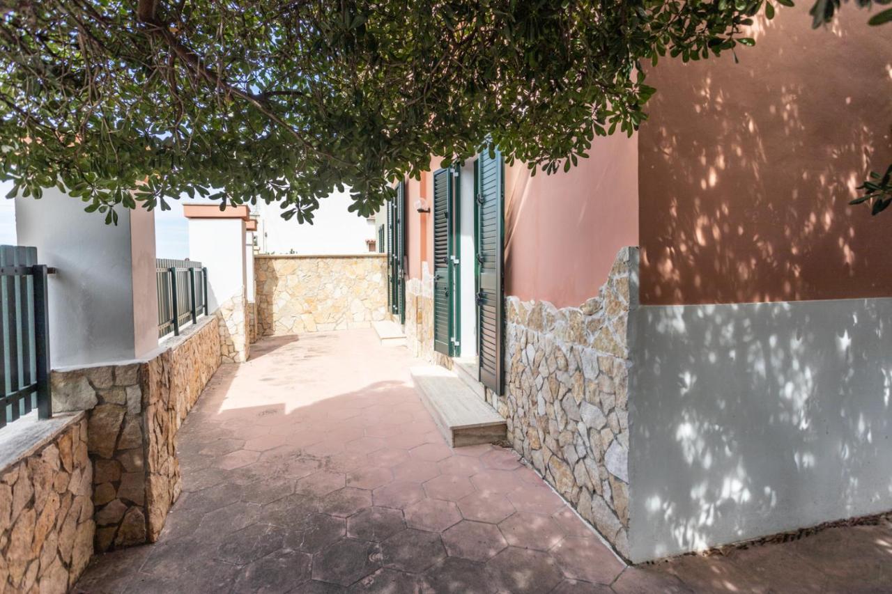 Villetta Bianca Sulla Spiaggia - Apulia Home กัลลีโปลี ภายนอก รูปภาพ
